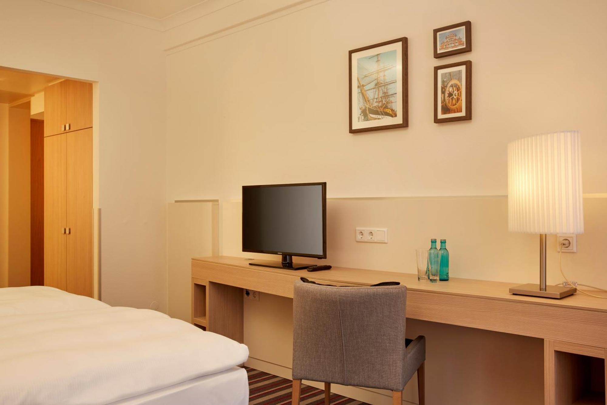H+ Hotel Stade Herzog Widukind Экстерьер фото