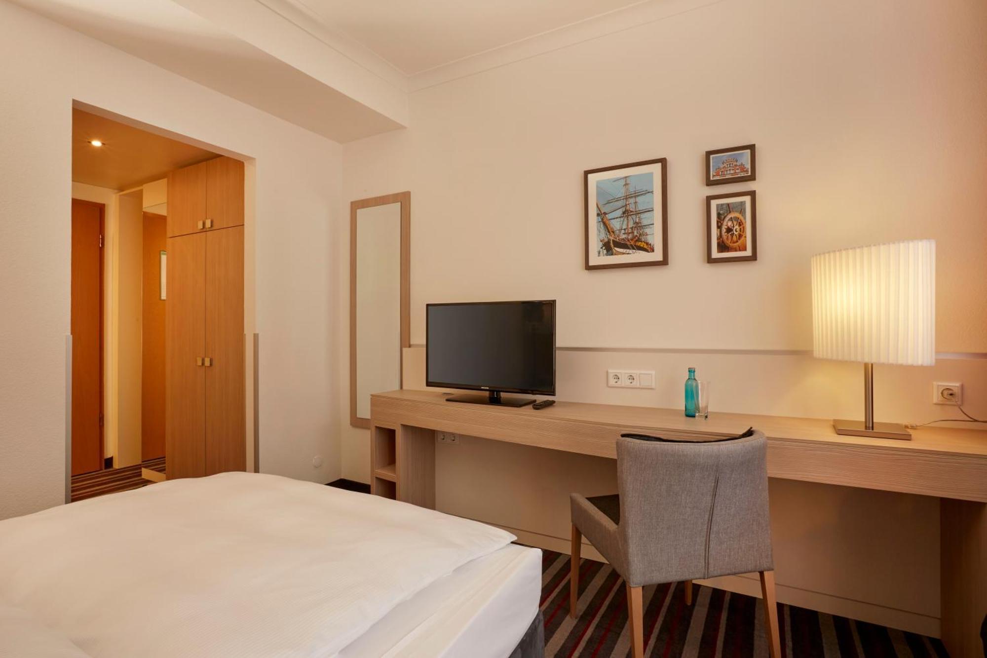 H+ Hotel Stade Herzog Widukind Экстерьер фото