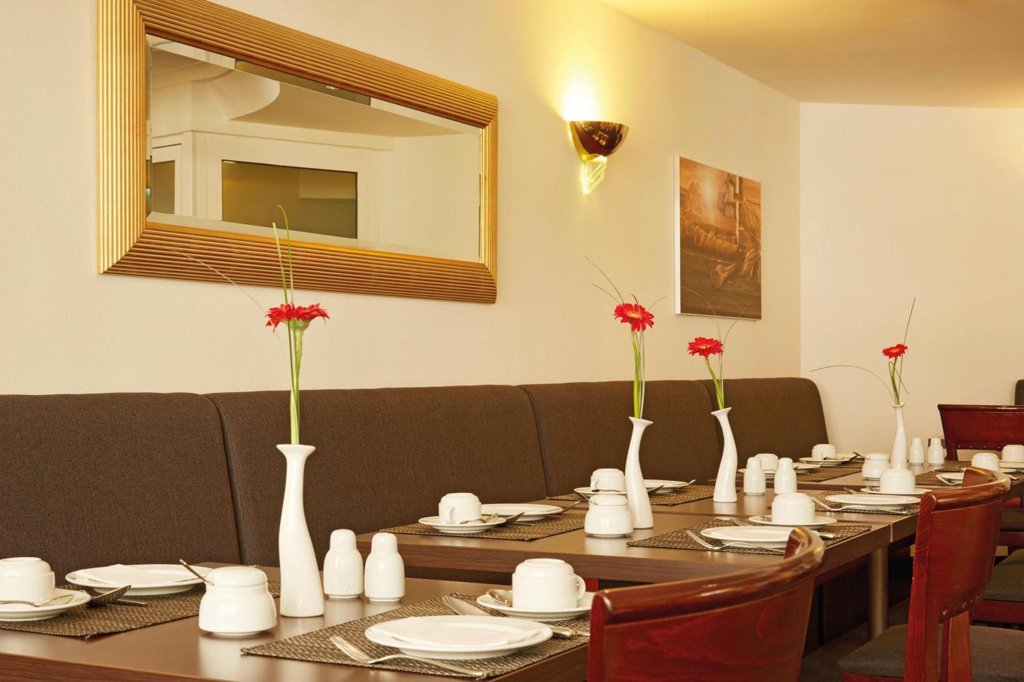 H+ Hotel Stade Herzog Widukind Экстерьер фото