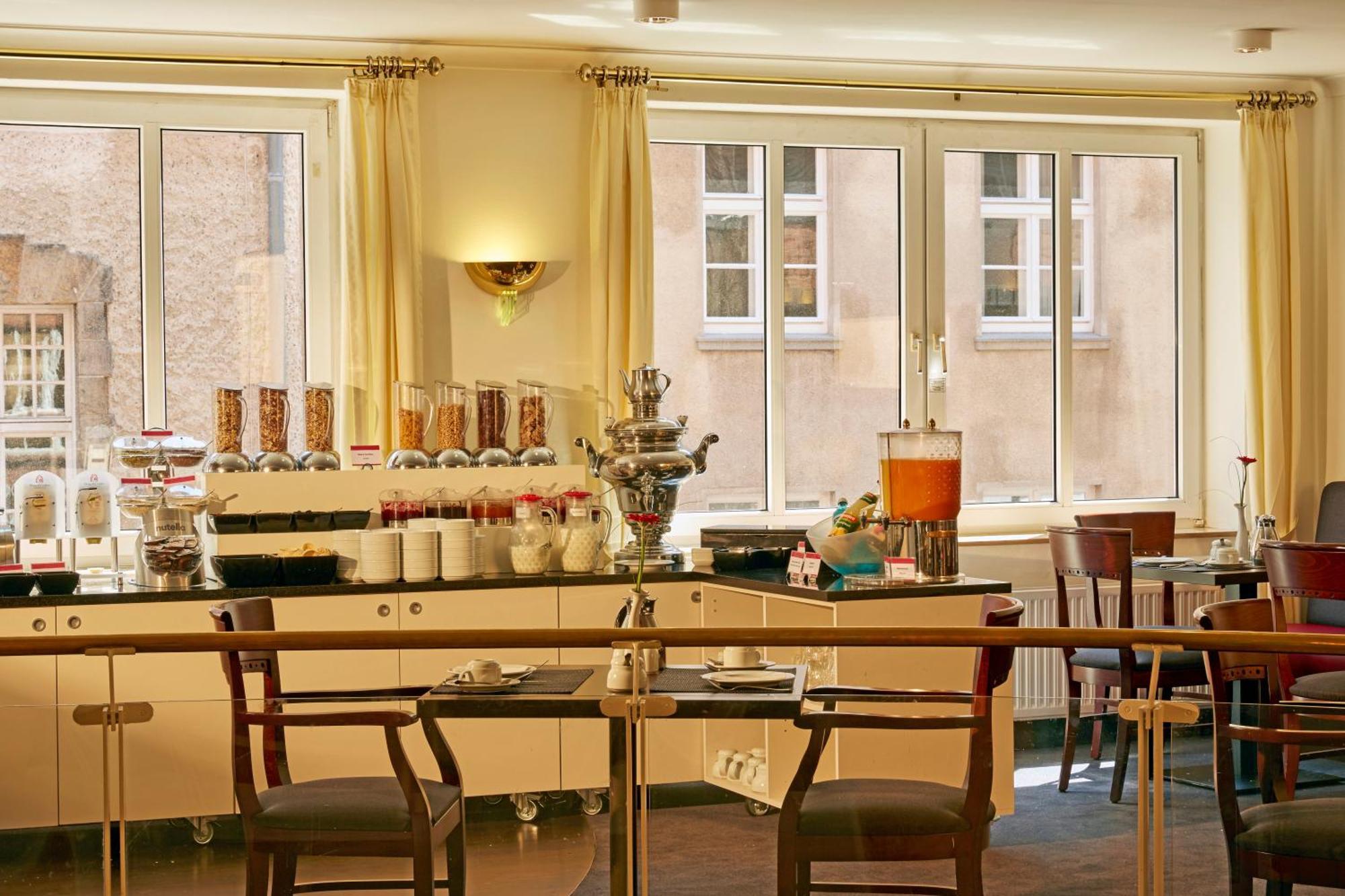 H+ Hotel Stade Herzog Widukind Экстерьер фото